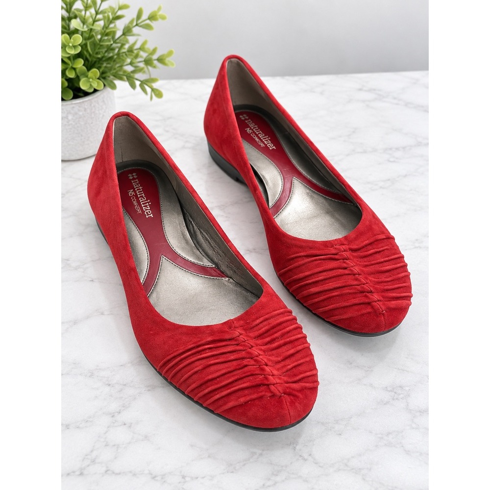 Naturalizer Mitzy Red Suede Pleated Round Toe N5 Comfort Flats Shoes Womens 11M